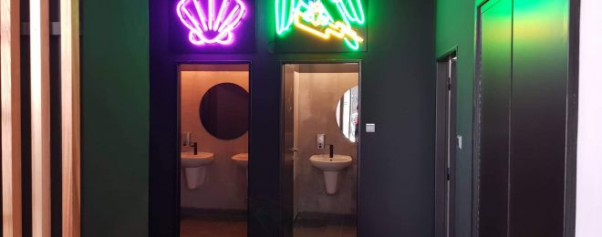 Originální označení toalet - Neon