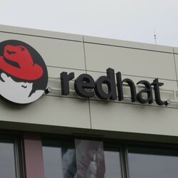 redhat (1) | Světelná reklama - Plechové plastické nápisy