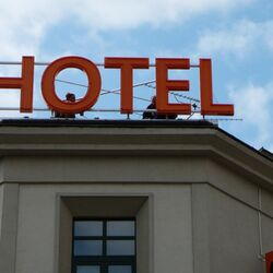 HOTEL City (2) | Světelná reklama - Na konstrukci