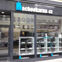 Macbookarna_svetelna reklama | Světelná reklama - Celoplexisklové nápisy