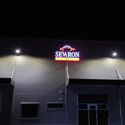 3D světelné logo svítí | SEVARON