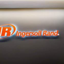 nový světelný nápis IR Ingersoll Rand | IR Ingersoll Rand recepce