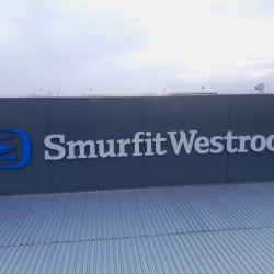 světelný 3D nápis | Smurfit Westrock