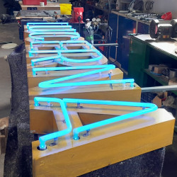 LUCERNA neon | Palác Lucerna