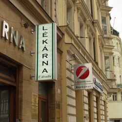 lékárna 3 | Výstrče obdélník a čtverec