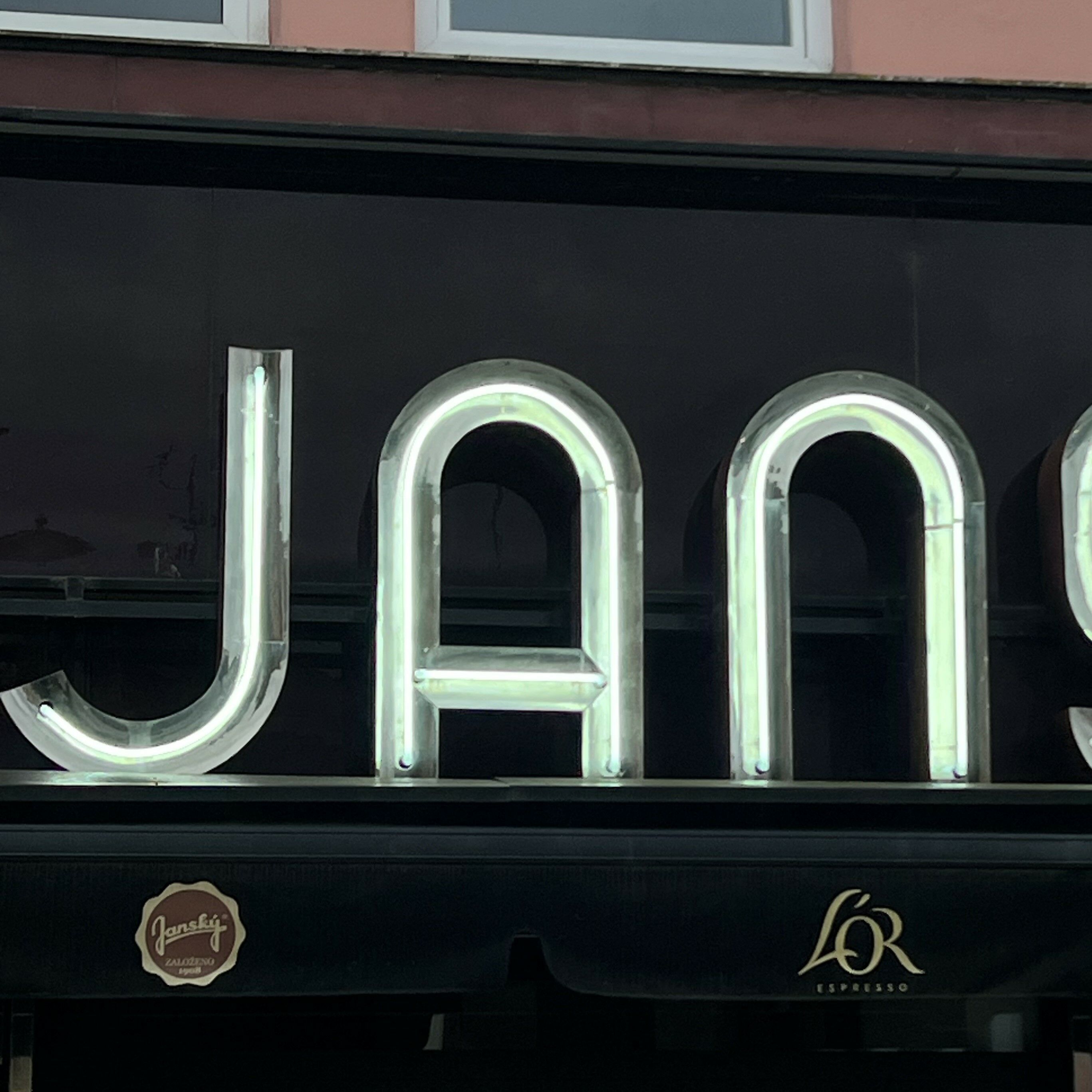 neon | Jánský