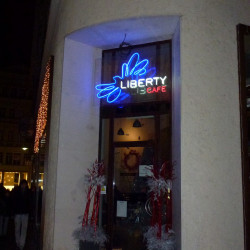 Liberty neon | Neonová reklama - Neon na plexiskle