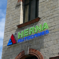 herna neon | Neonová reklama - Neon na plexiskle