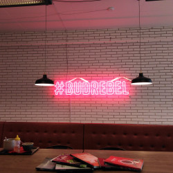 #BUDREBEL neon - neonový nápis | Realizace