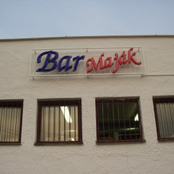 Bar Maják - neon na síti | Realizace