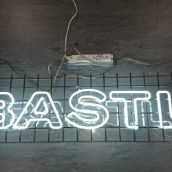 BASTL | Neonová reklama - Neon na síti