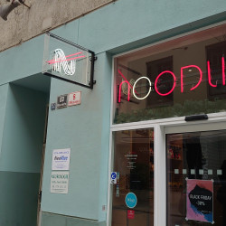 Noodlis | Neonová reklama - Neon na síti