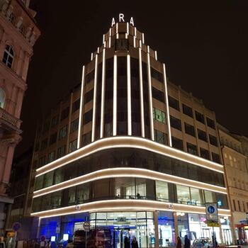 Neonové osvětlení Paláce ARA