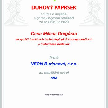 Reference: Neonové osvětlení Paláce ARA 