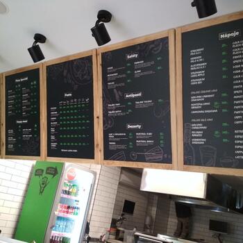 Reference: CARUSO PIZZA PASTA - velkoplošný tisk a světelný nápis 