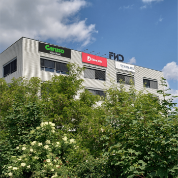 Reference: CARUSO PIZZA PASTA - velkoplošný tisk, světelné nápisy a polep aut