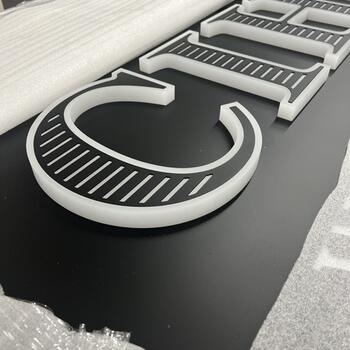 Reference: VINOFOL CIHELNA a ENOTÉKA