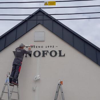 Reference: VINOFOL CIHELNA a ENOTÉKA