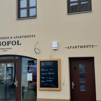 Reference: VINOFOL CIHELNA a ENOTÉKA