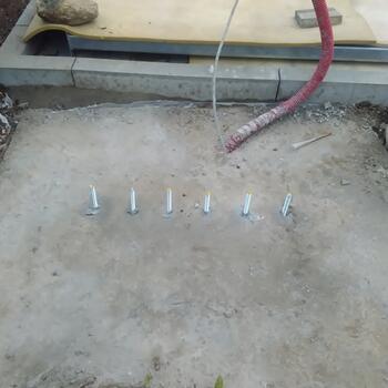 Reference: Totem a světelný nápis ÚSTAV PŘÍSTROJOVÉ TECHNIKY 