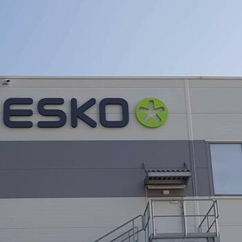 Nápis na budovu z polystyrenu