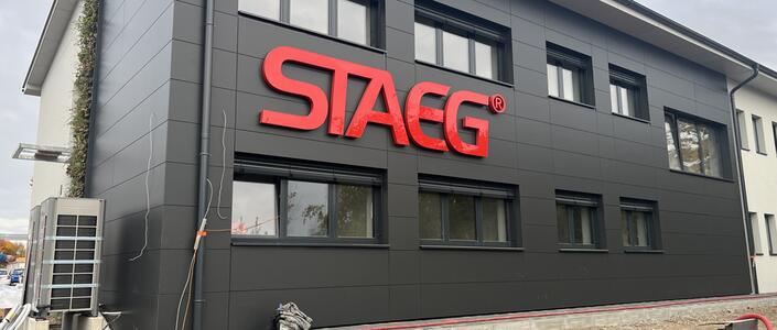 Reference světelné nápisy STAEG 