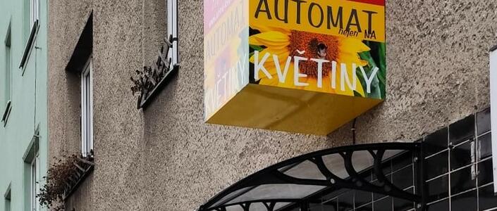 Reference výstrč krychle 