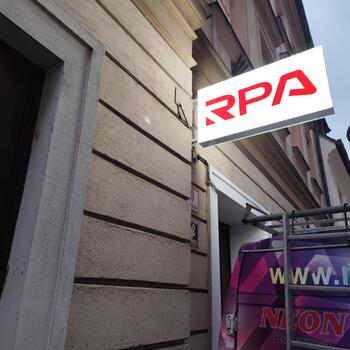 světelná výstrč RPA