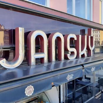 Reference: CUKRÁRNA KAVÁRNA 