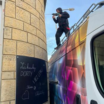 Reference: Clark´s neonový nápis