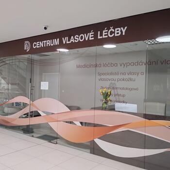 Dr. Brabcová CE TRUM VLASOVÉ LÉČBY - polep výohy