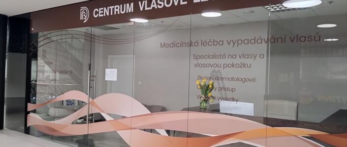 Reference Dr. Brabcová CE TRUM VLASOVÉ LÉČBY - polep výohy 