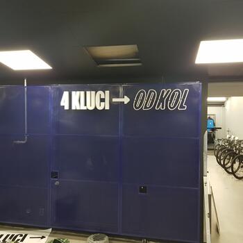 Reference: Světelný nápis 4 KLUCI OD KOL 