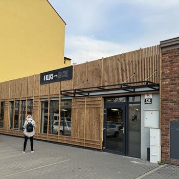 Reference: Exteriérový světelný nápis 4 KLUCI OD KOL 