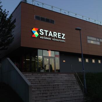 Světelný nápis STAREZ AQUAPARK KOHOUTOVICE
