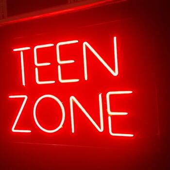 Reference: Herna v LED neonu 