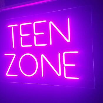 Reference: Herna v LED neonu 