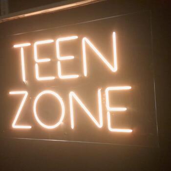 Reference: Herna v LED neonu 