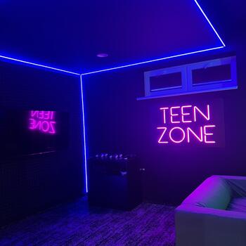 Reference: Herna v LED neonu 