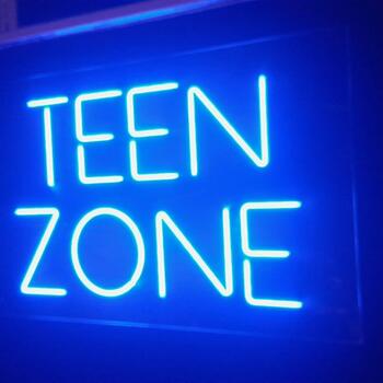 Reference: Herna v LED neonu 