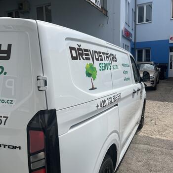 Reference: Polep auta Dřevostavby servis 