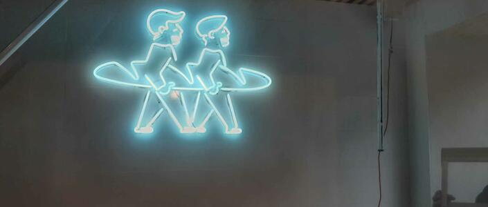 Reference William & Thomas neonové logo 