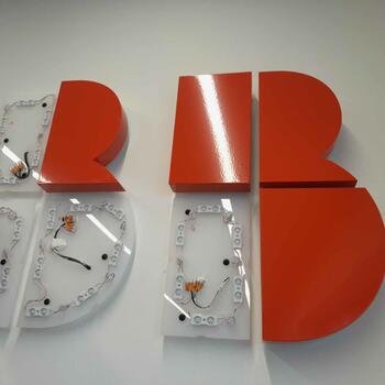 Reference: Světelný nápis ABB 