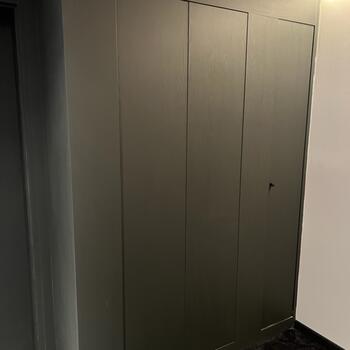 Reference: Polep bezpečnostních dveří v hotelu 