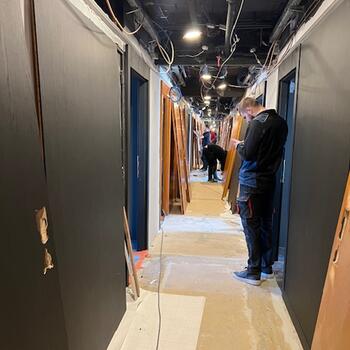 Reference: Polep bezpečnostních dveří v hotelu 