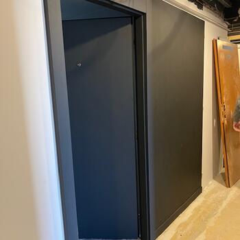 Reference: Polep bezpečnostních dveří v hotelu 