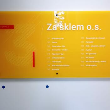 Reference: Informační tabule v budově MORAVÁK 