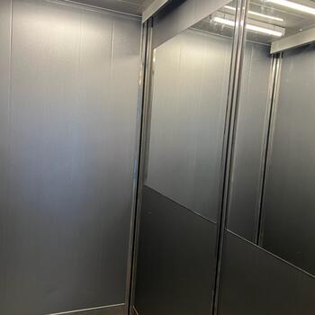 Reference: Polep výtahu 