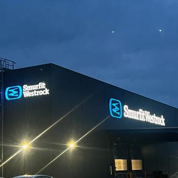Zářící nápisy SMURFIT WESTROCK