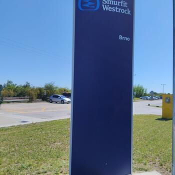 Reference: Zářící nápisy SMURFIT WESTROCK 